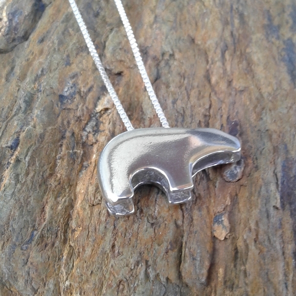 Sterling Silver Bear Fetish Pendant and chain - Picture 6 of 7